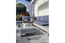 Un lujoso conjunto de technorattan Liguria Garden Point